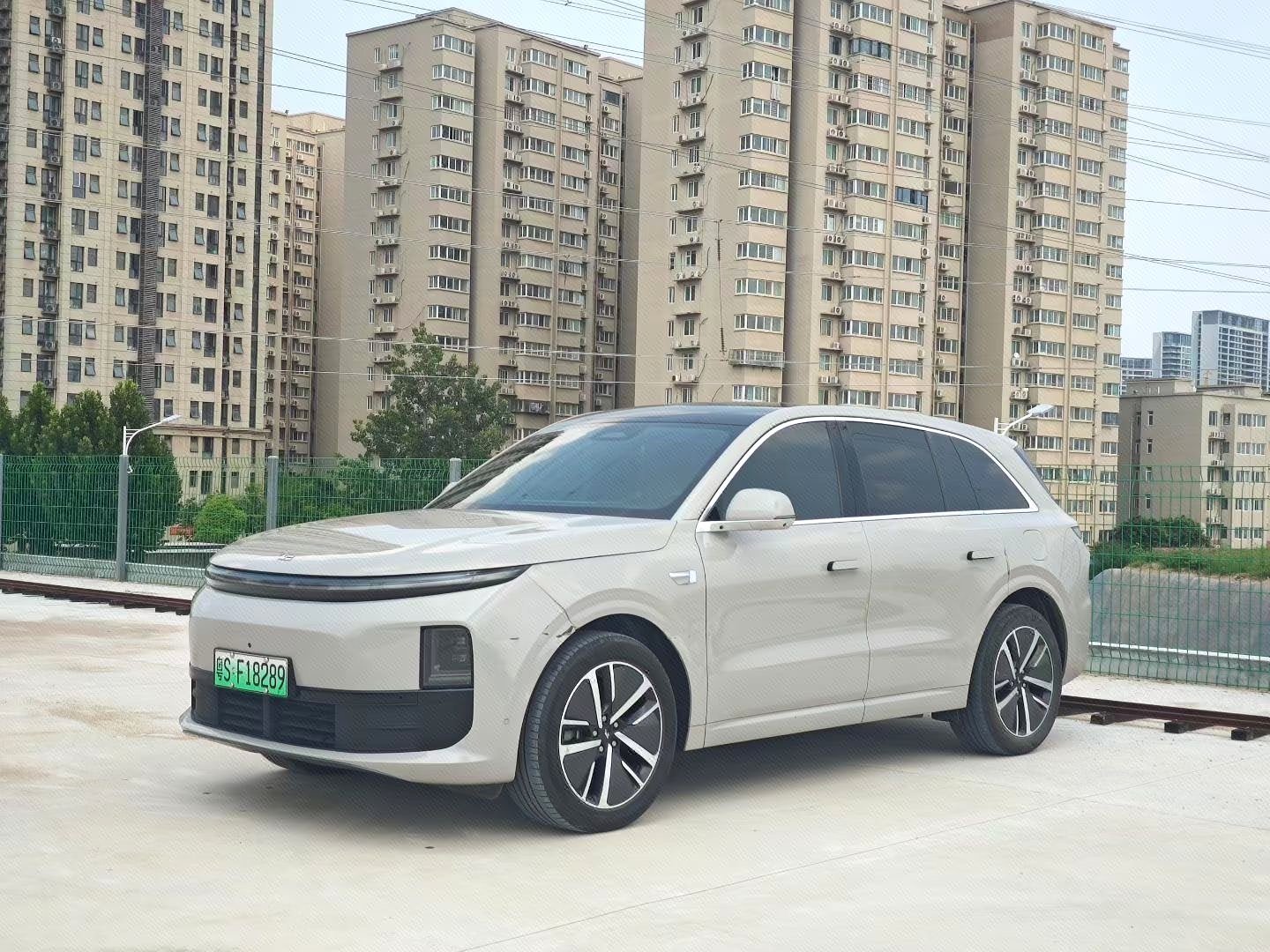 Li Auto L6 موديل 2024