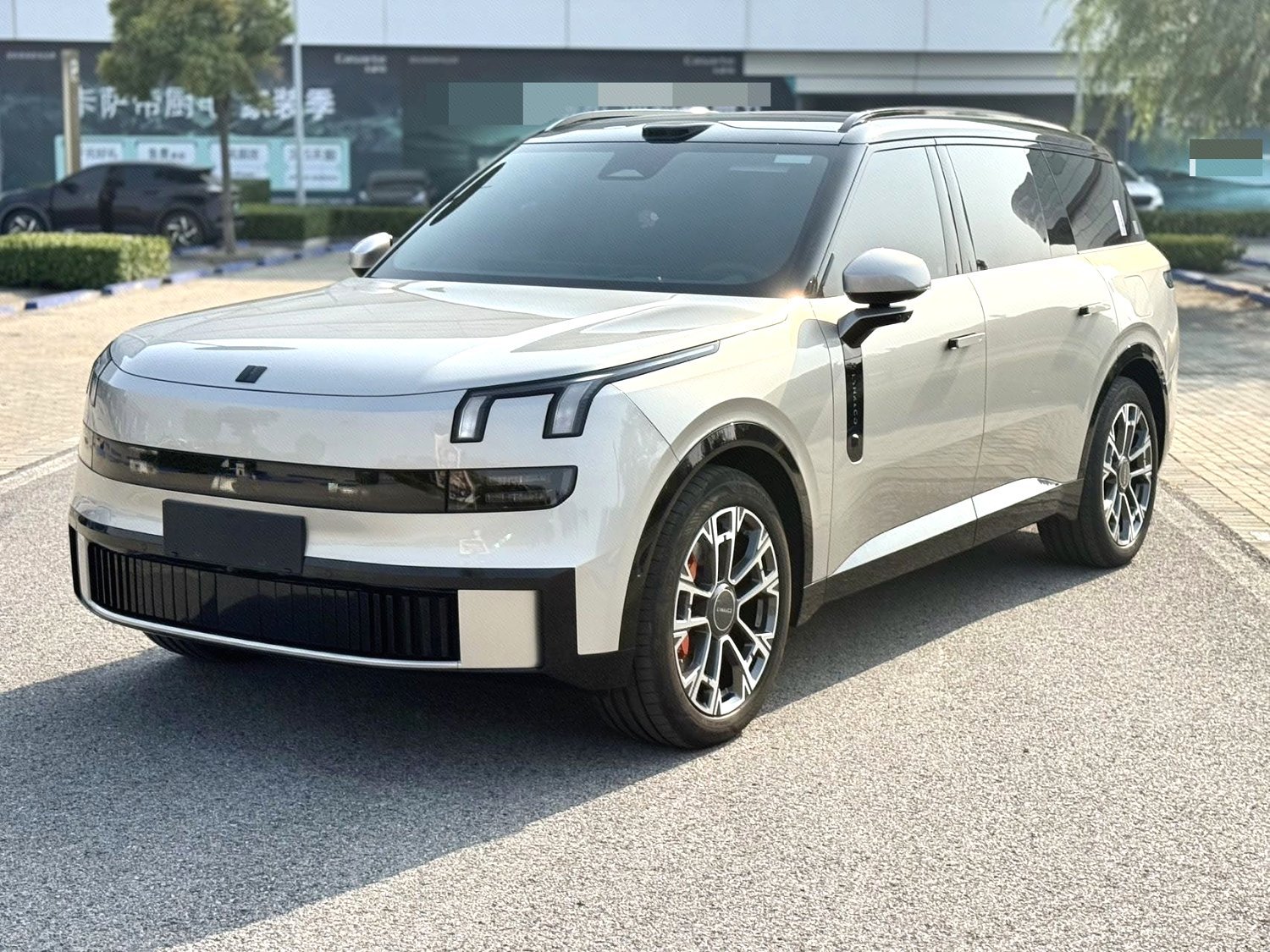 Lynk & Co سلسلة 900 موديل 2025