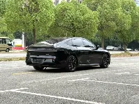 دونغفنغ يي باي eπ007 موديل 2024