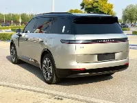 Lynk & Co سلسلة 900 موديل 2025