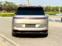 Lynk & Co سلسلة 900 موديل 2025