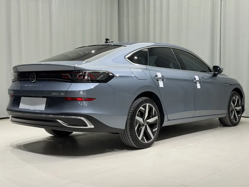 Volkswagen لاماندو موديل 2023