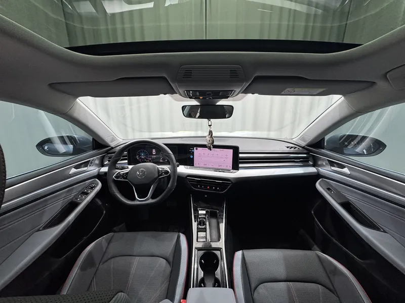 Volkswagen لاماندو موديل 2023
