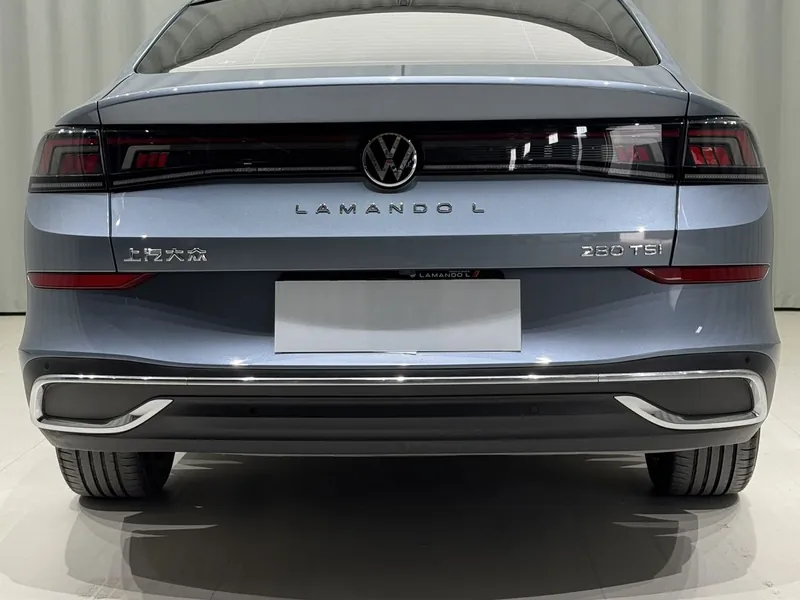 Volkswagen لاماندو موديل 2023