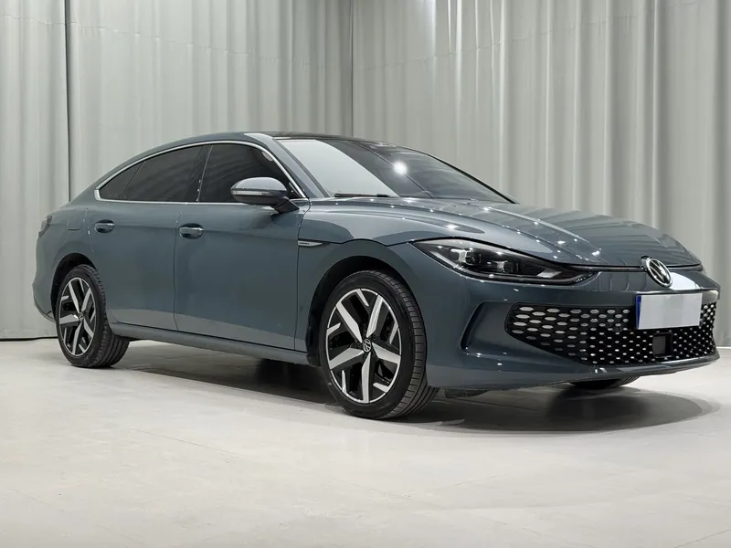 Volkswagen لاماندو موديل 2023