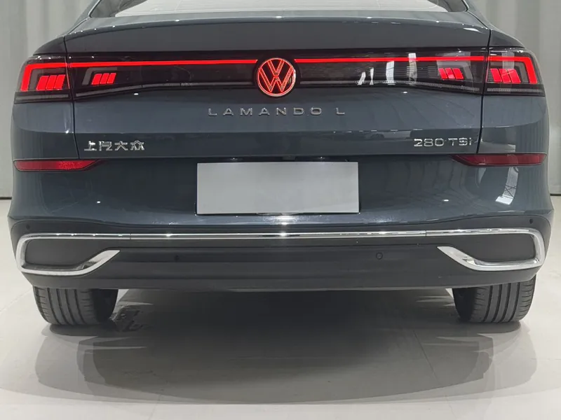 Volkswagen لاماندو موديل 2023