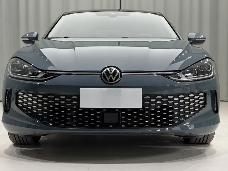 Volkswagen لاماندو موديل 2023