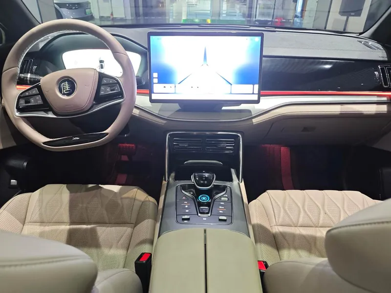 BYD تانج للطاقة الجديدة موديل 2025