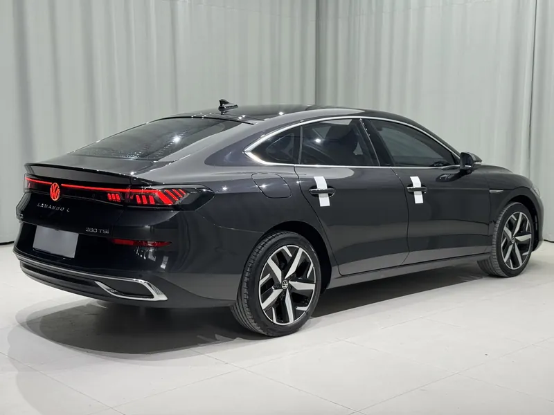 Volkswagen لاماندو موديل 2023