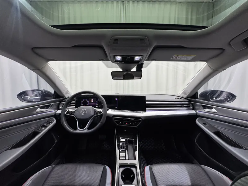 Volkswagen لاماندو موديل 2023