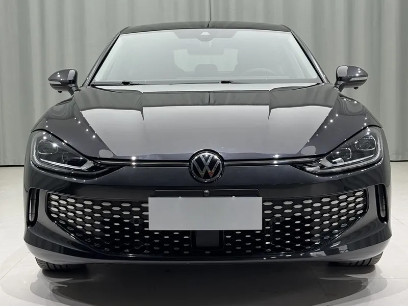 Volkswagen لاماندو موديل 2023
