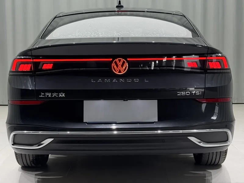 Volkswagen لاماندو موديل 2023