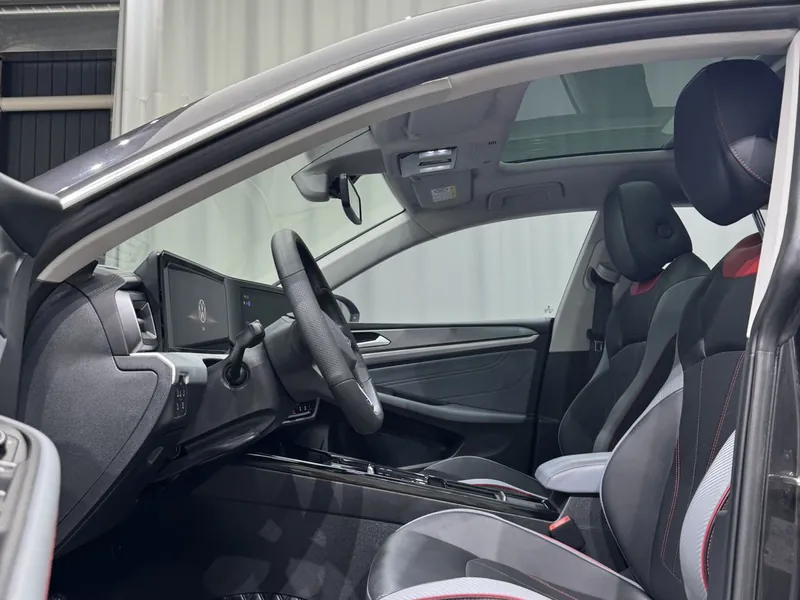 Volkswagen لاماندو موديل 2023