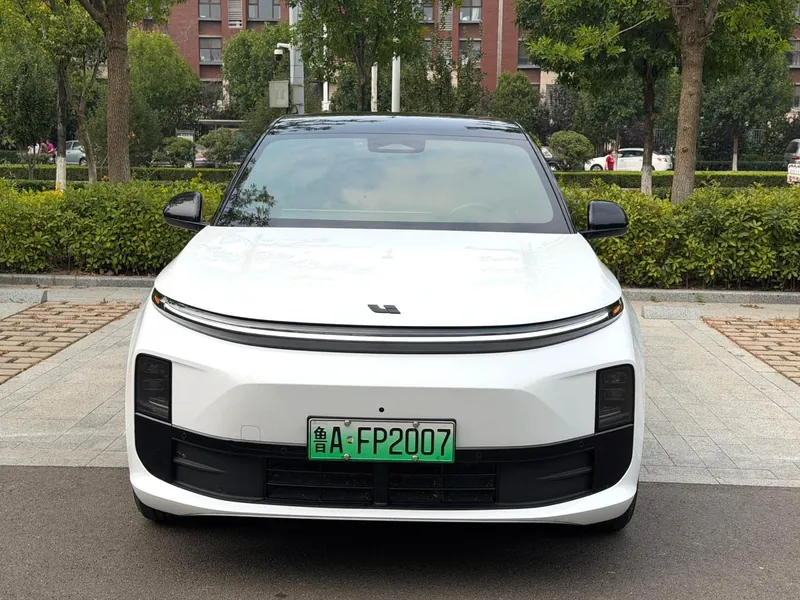 Li Auto لي أوتو L6 موديل 2025